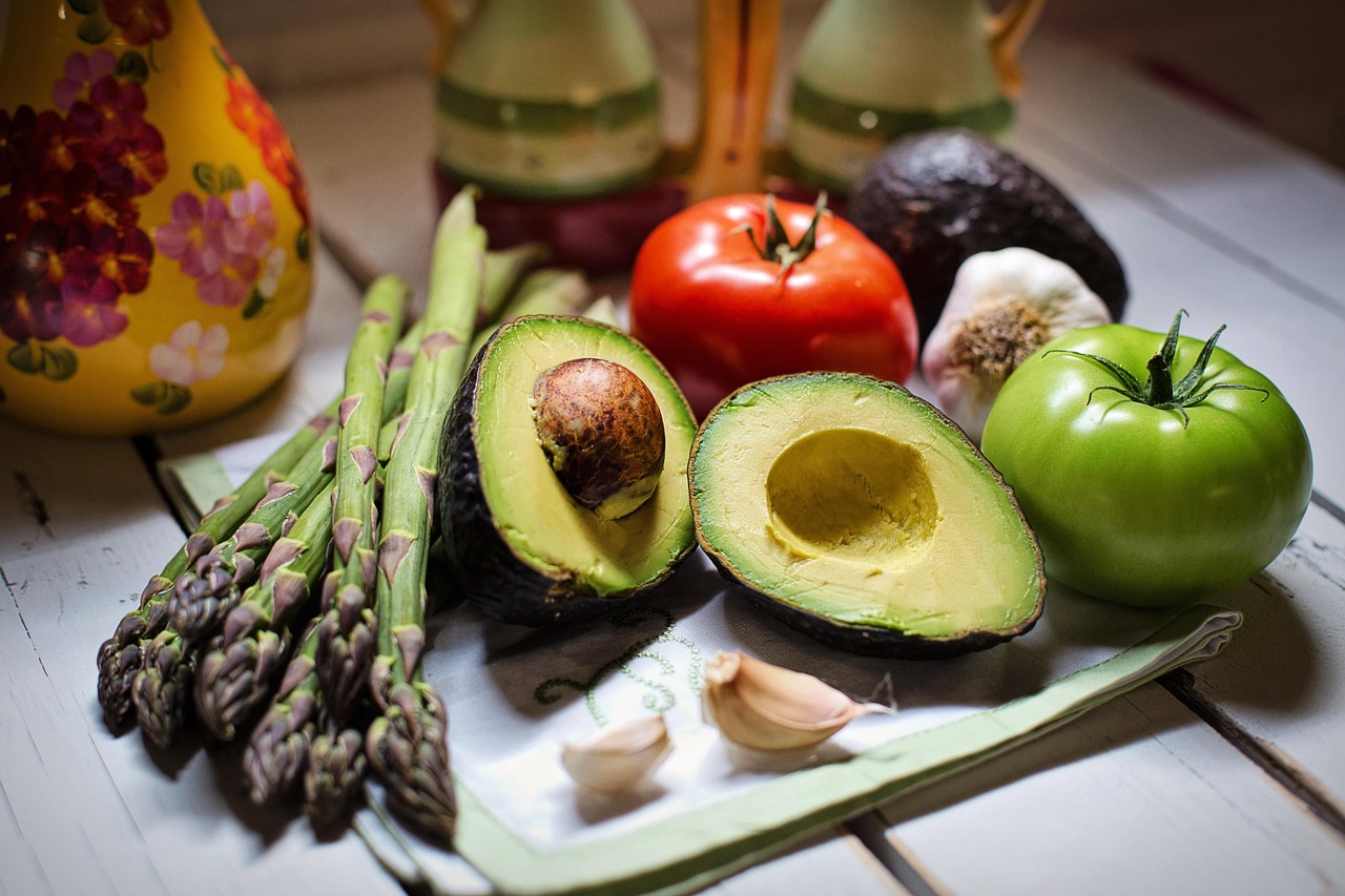 cate calorii are avocado